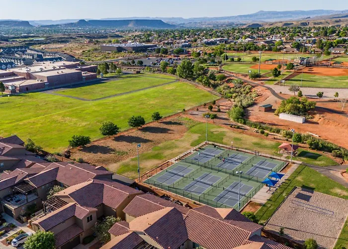 Ocotillo Springs Resort 40 Private Hot Tub, Community Pool, And More